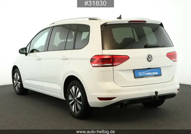 Volkswagen Touran view 3