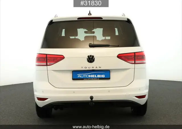 Volkswagen Touran view 4