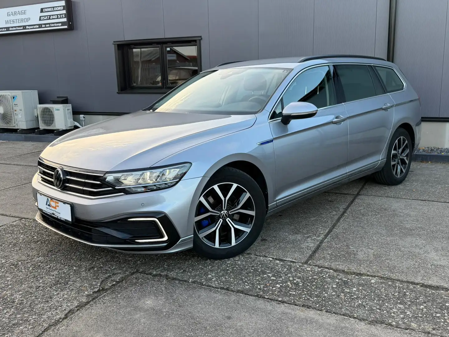 Volkswagen Passat Variant 1.4 TSI PHEV GTE Business Plateado - 2
