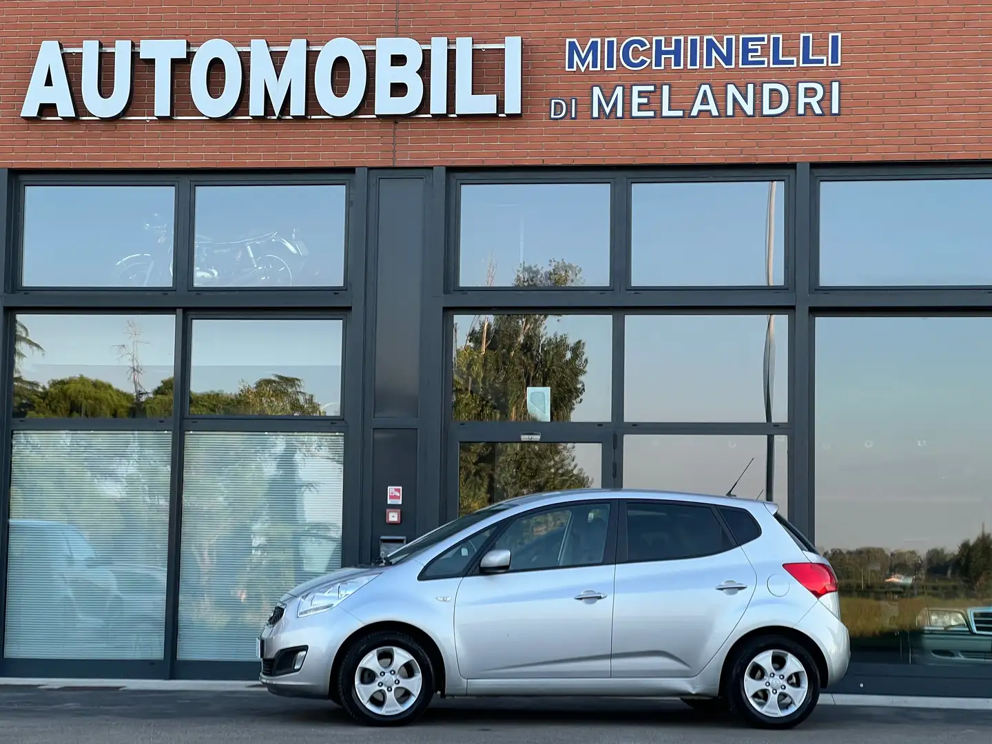 Kia Venga Venga 1.4 cvvt Active Plateado - 1