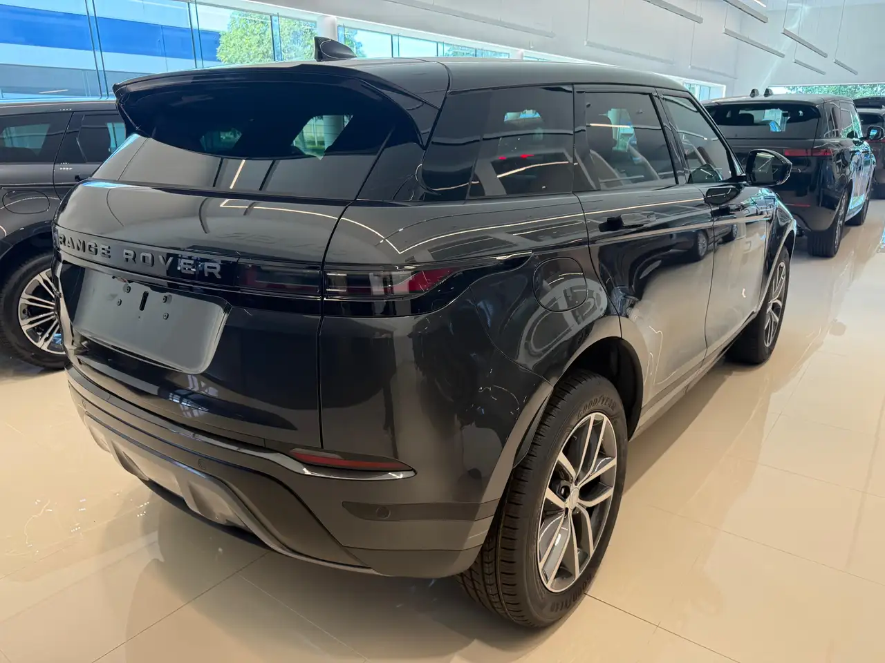 Land Rover Range Rover Evoque 2026 — фото 8