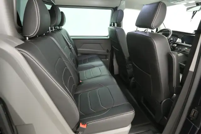 Volkswagen Transporter view 8
