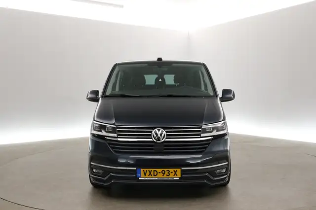 Volkswagen Transporter view 9