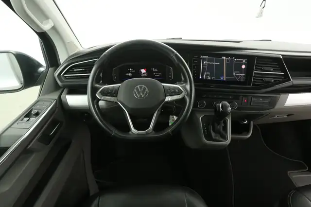 Volkswagen Transporter view 2