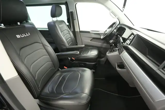 Volkswagen Transporter view 12