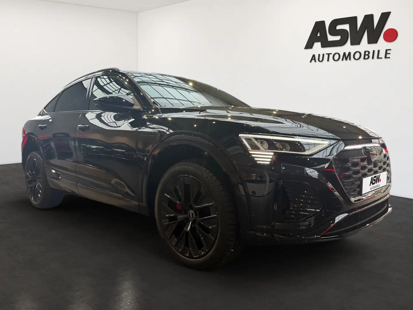 Audi Q8 e-tron Q8 Sportback S-line 55 e-tron quattro 300 kW Schwarz - 2