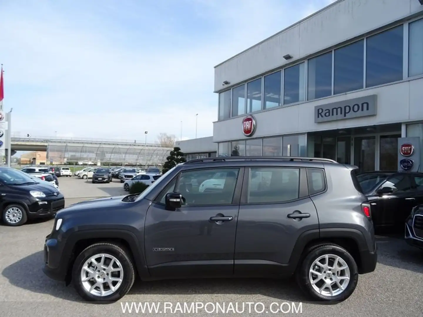 Jeep Renegade 1.5 Turbo T4 MHEV Limited Grijs - 2