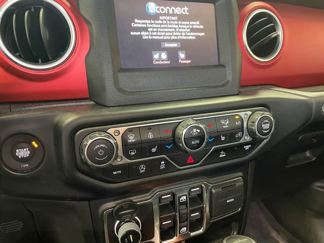 Jeep Gladiator снимка Jeep Gladiator