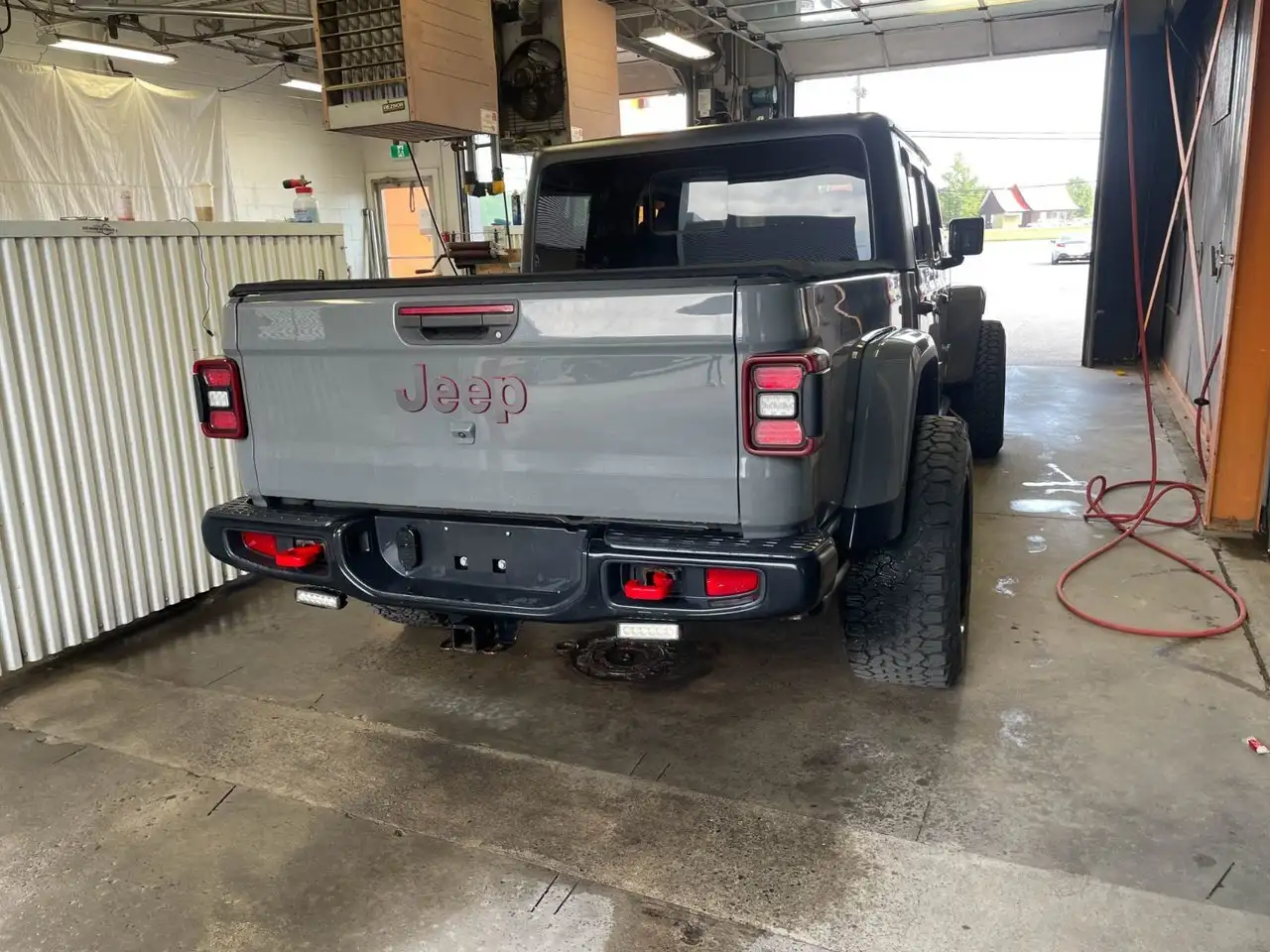 Jeep Gladiator снимка Jeep Gladiator