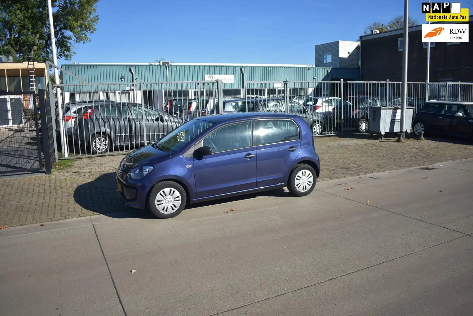 Volkswagen up! 1.0 take up! BlueMotion Bleu - 1