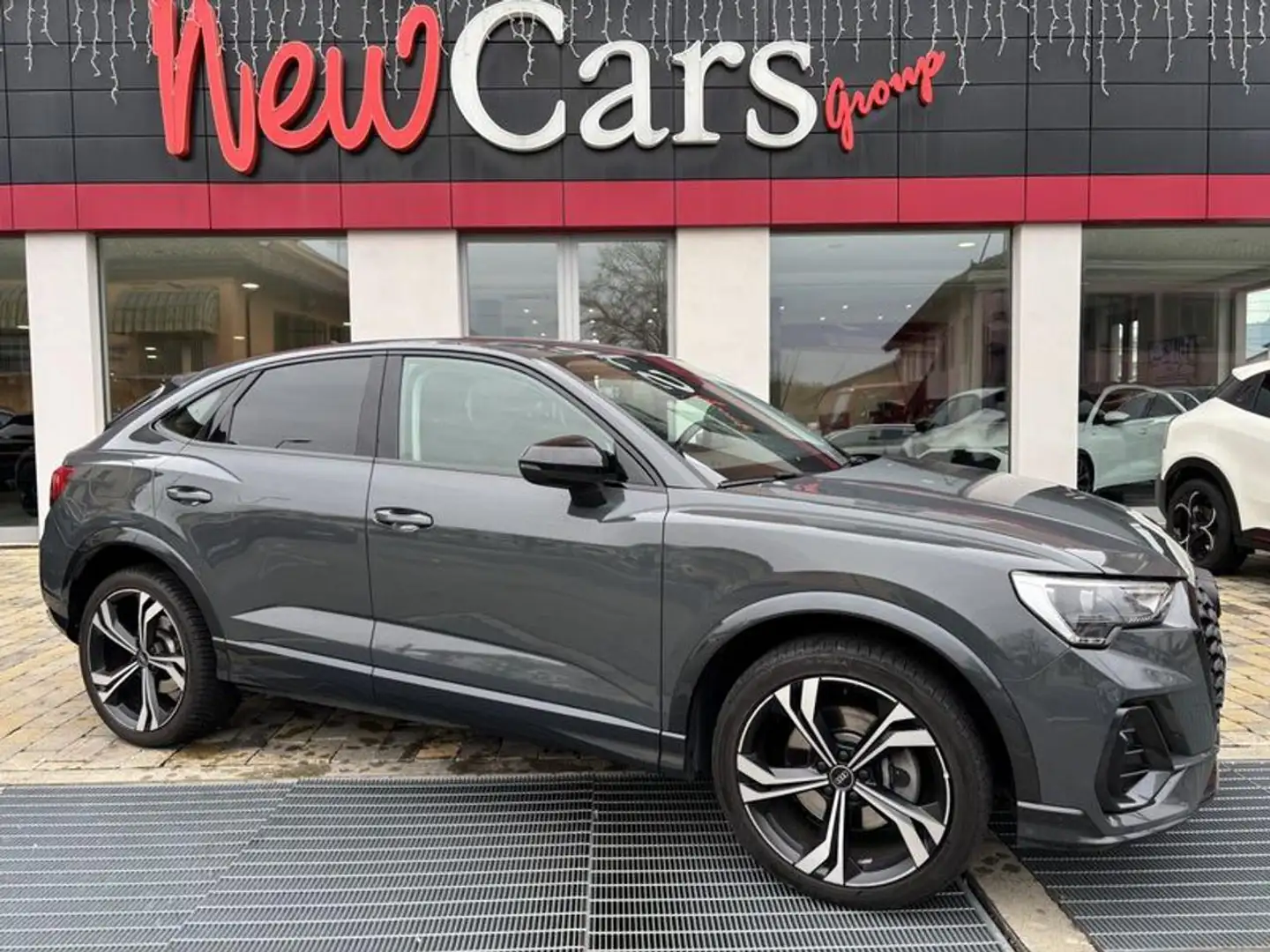 Audi Q3 SPB 40 TDI quattro S tronic Business LED-20" Gris - 1