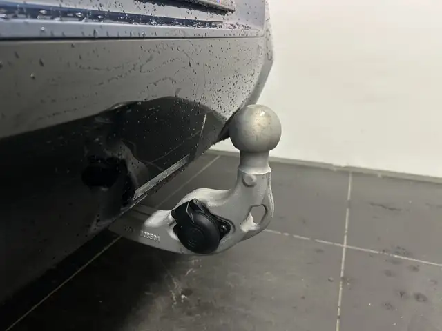 BMW X3 view 12