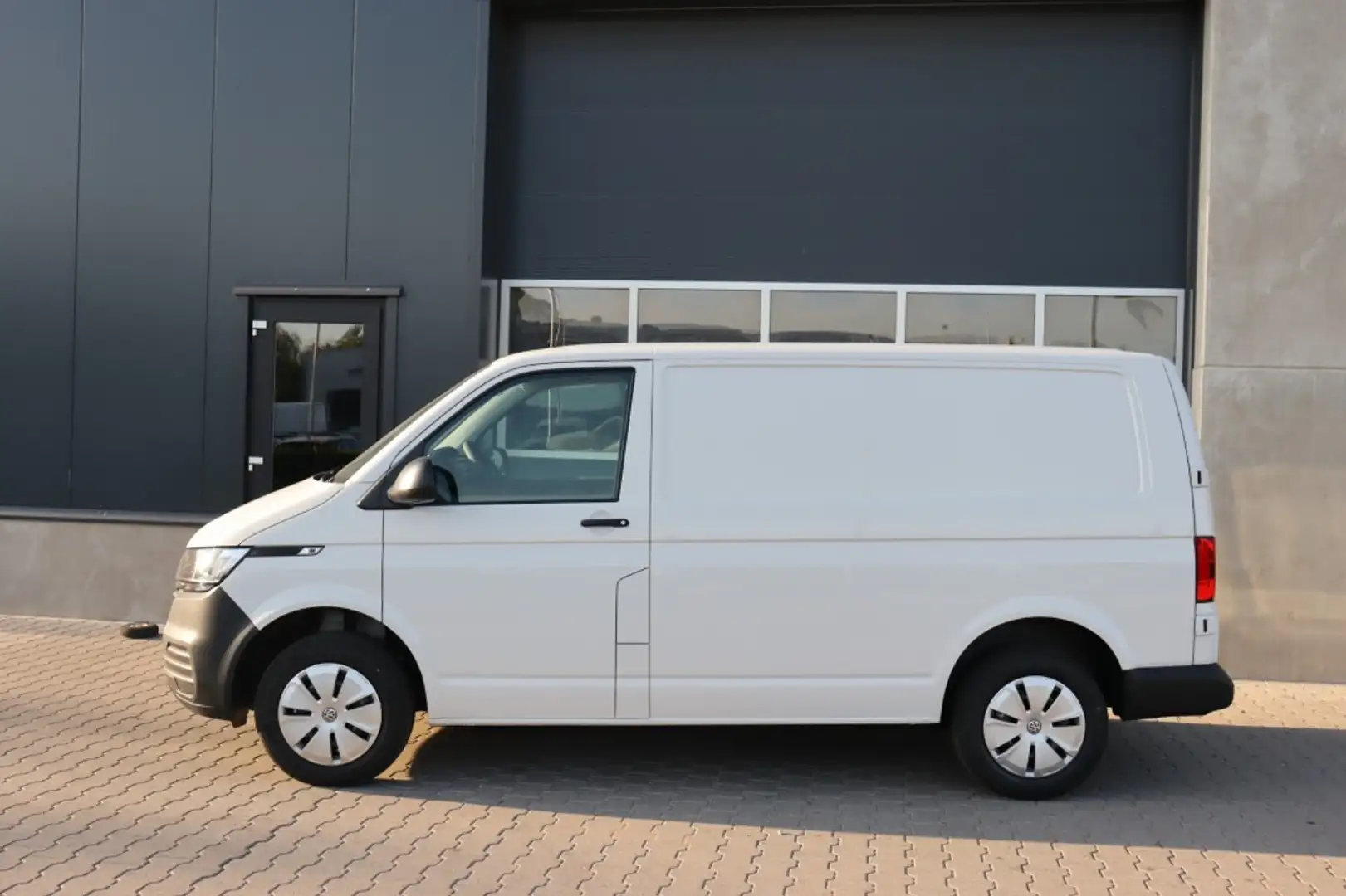 Volkswagen T6 Transporter Transporter 2.0TDI 150 pk L1 H1 + achterdeuren met Wit - 2