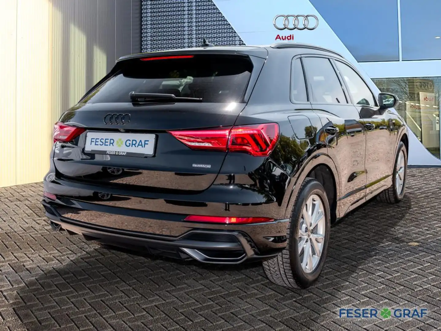 Audi Q3 40 TDI qu. 2x S line /Matrix/AHK/Kamera/Navi+ Noir - 2