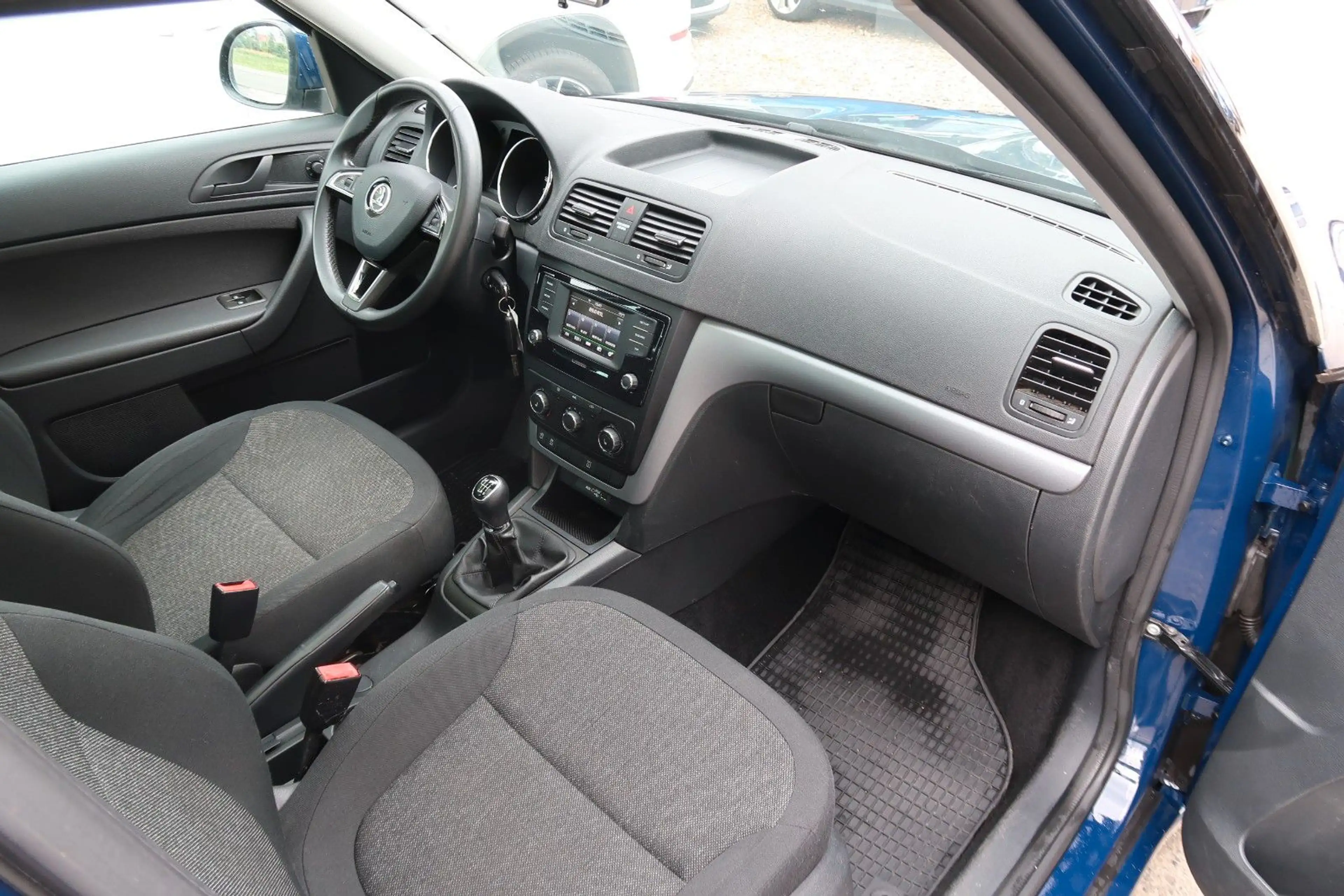 Skoda Yeti Active|1.Hand|S.Heft|Panorama|Euro 6 — photo 15