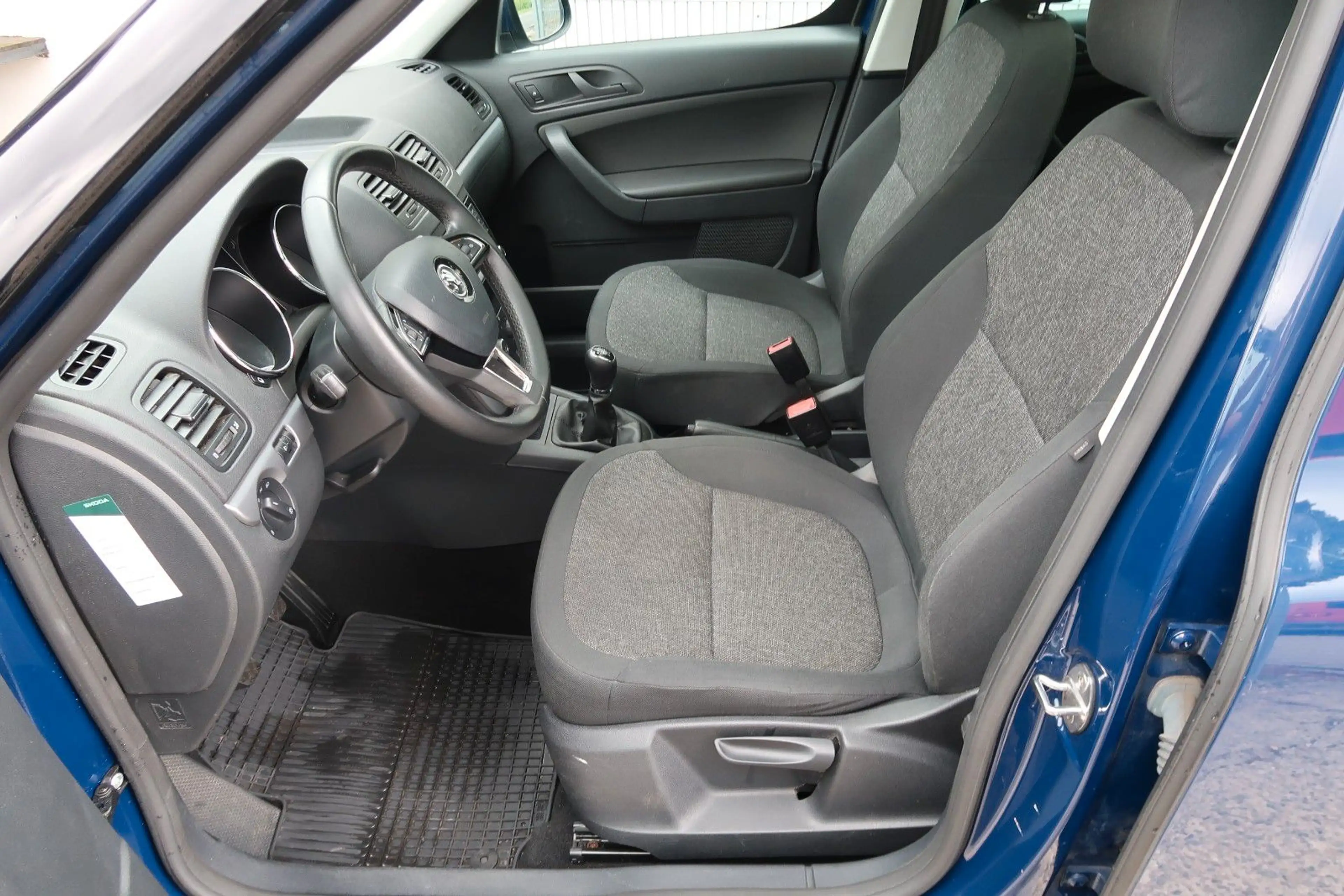 Skoda Yeti Active|1.Hand|S.Heft|Panorama|Euro 6 — photo 9