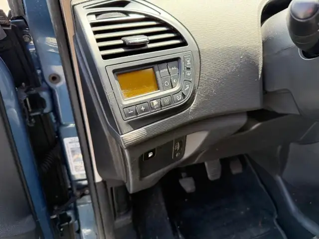 Citroen C4 Picasso view 16