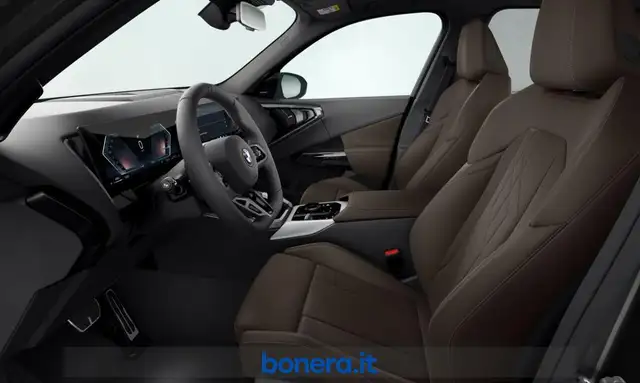 BMW X3 view 3