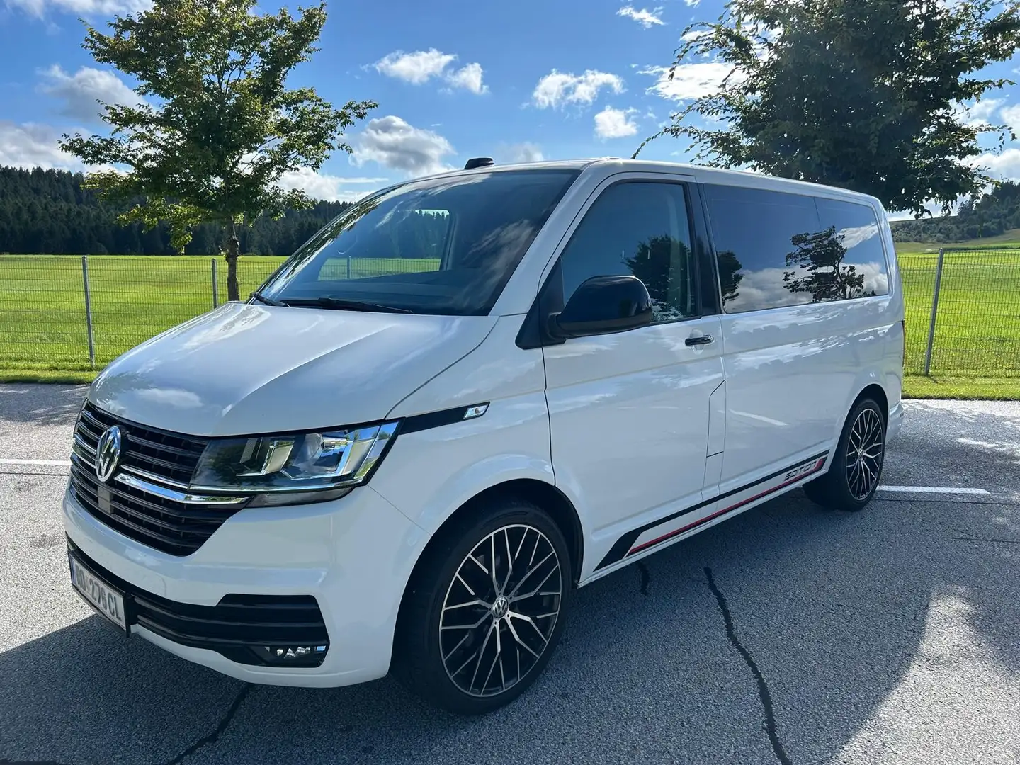 Volkswagen T6.1 Transporter - 1