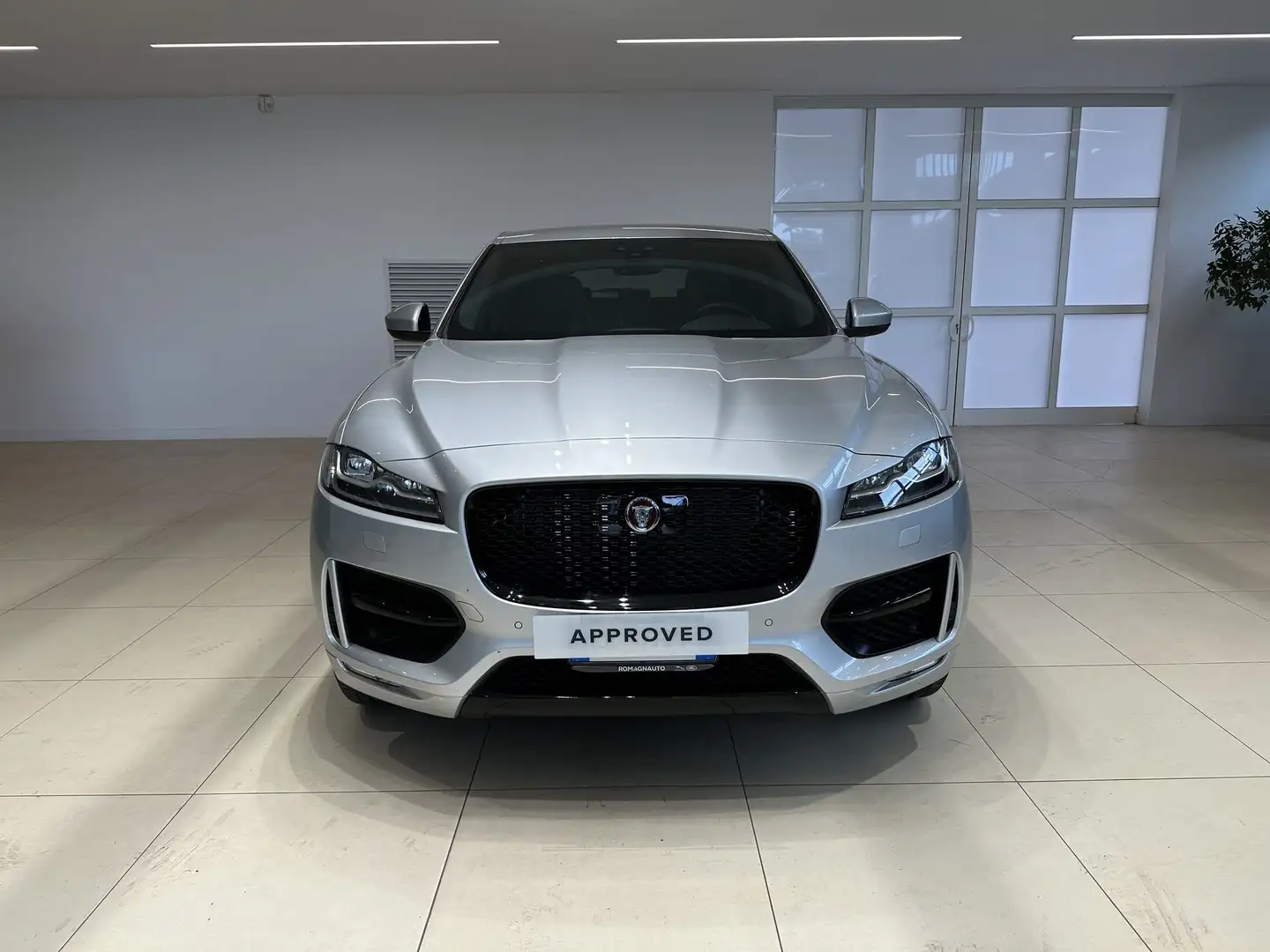 Jaguar F-Pace 2.0 D 240 CV AWD aut. R-Sport Gris - 2