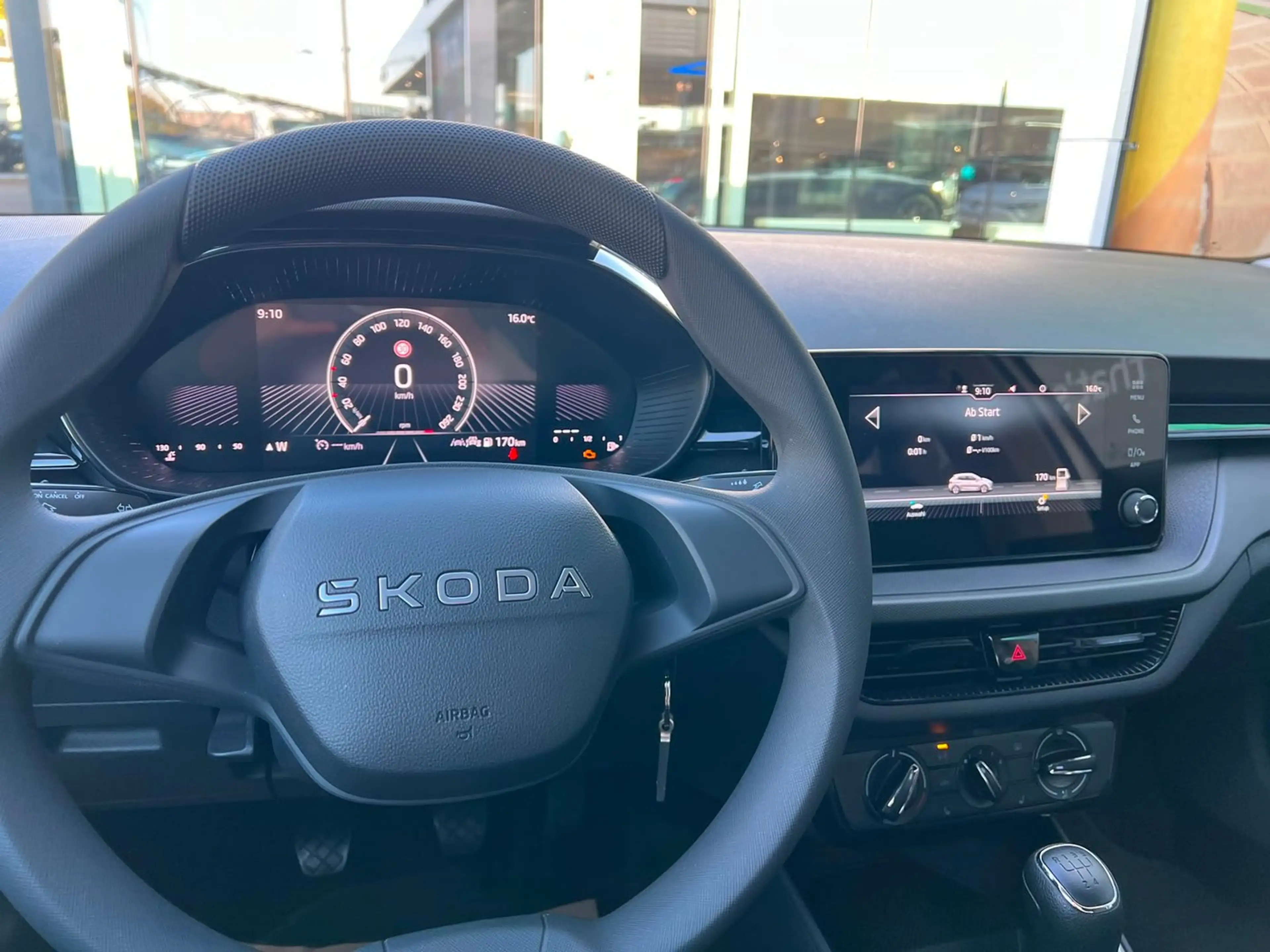 Skoda Fabia Essence TSI — photo 8