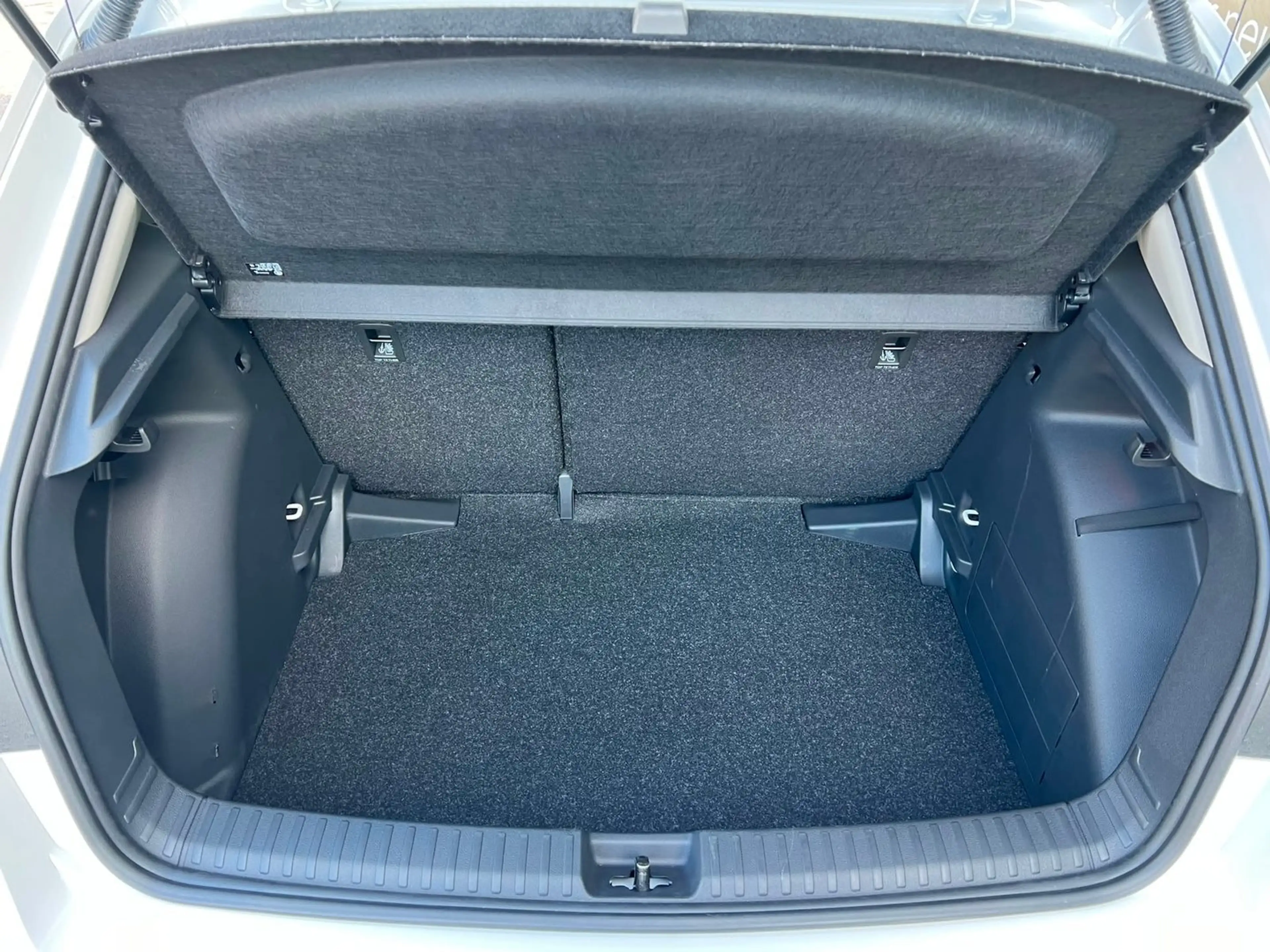 Skoda Fabia Essence TSI — photo 14