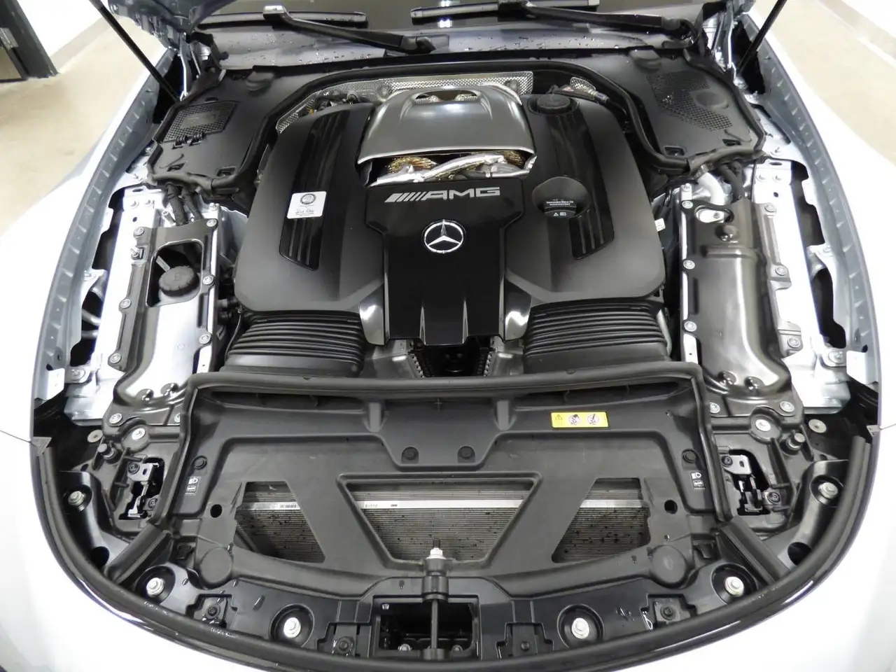 Mercedes-Benz SL снимка Mercedes-Benz SL