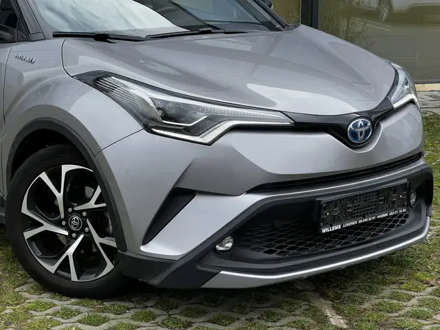 Toyota C-HR hybride / 1jaar garantie / nieuw staat