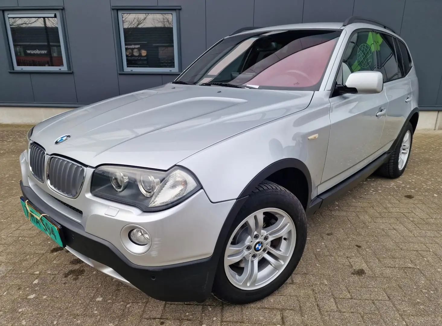 BMW X3 3.0si netto ex btw € 9.500, bijtel vriendelijk! Grijs - 1