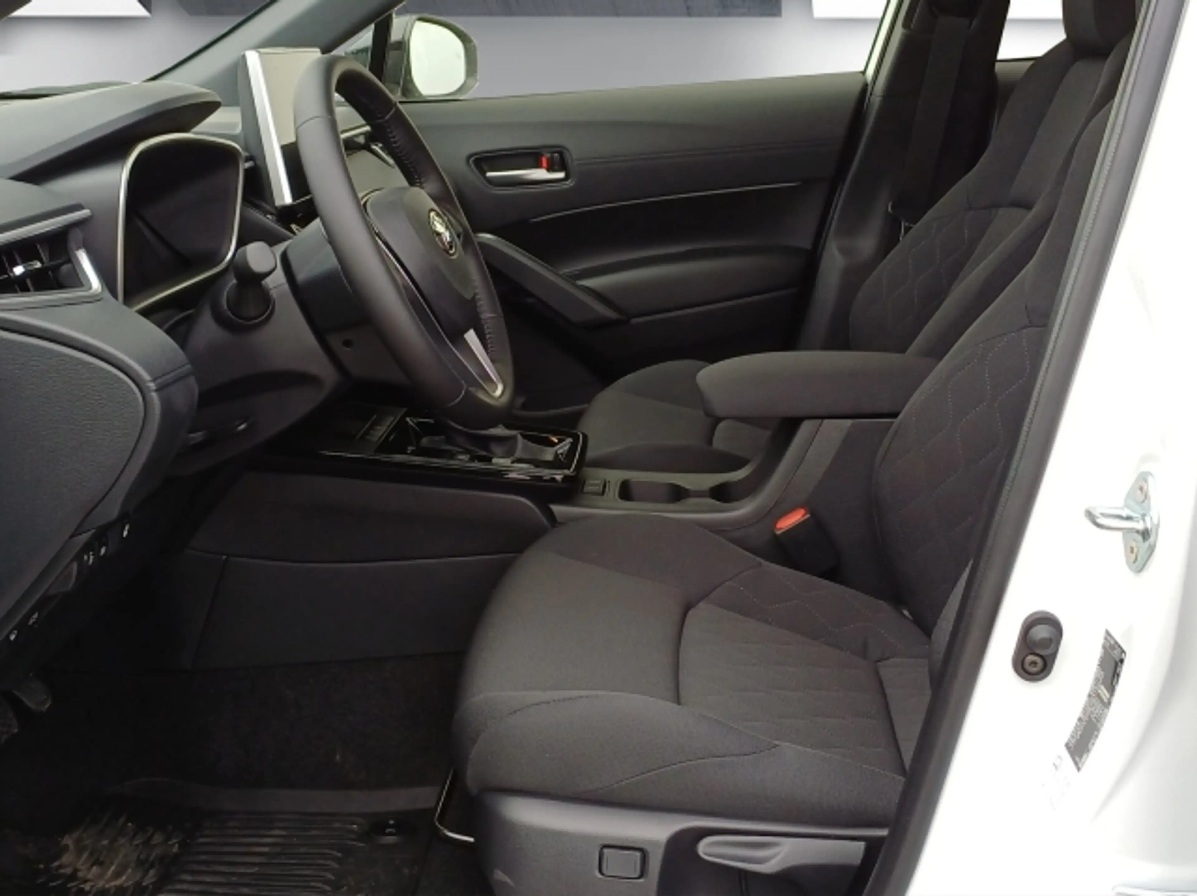 Toyota Corolla Cross 1,8 Hybrid Active Drive !! Jungwagen !! — photo 6
