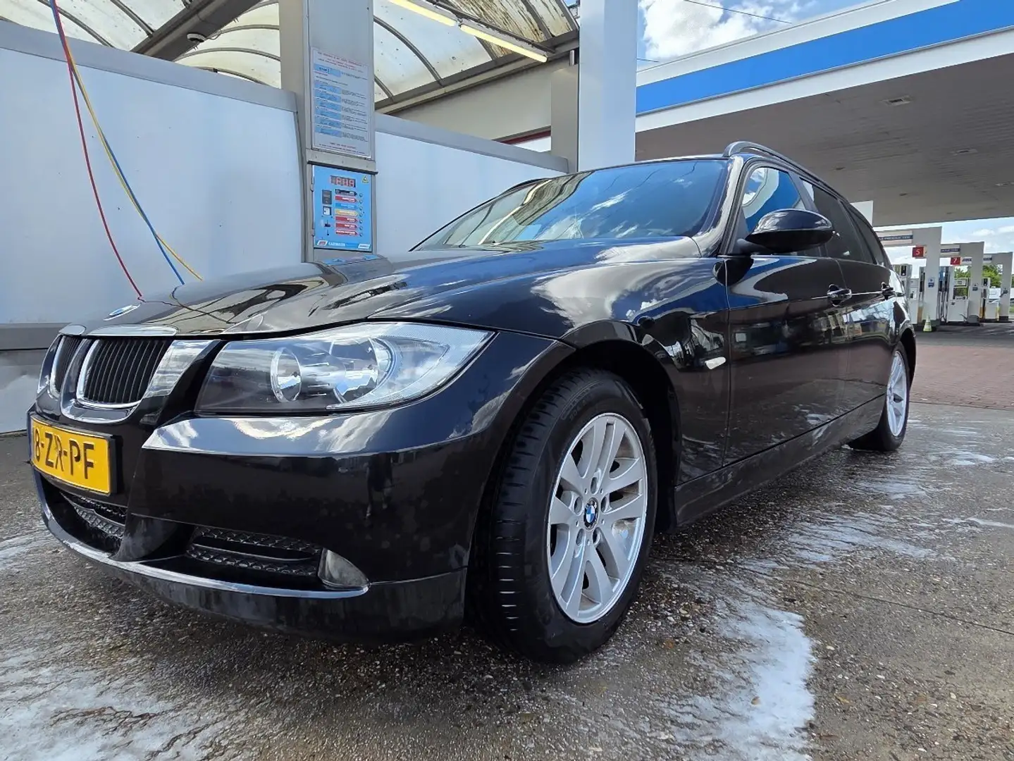 BMW 330 318i Zwart - 1