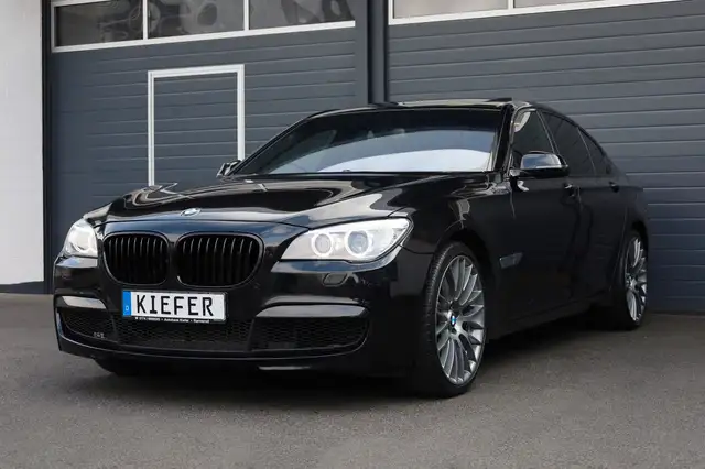 BMW 740 i M Paket/HUD/HK/SHZ/SBL/KAMERA/R21/R19