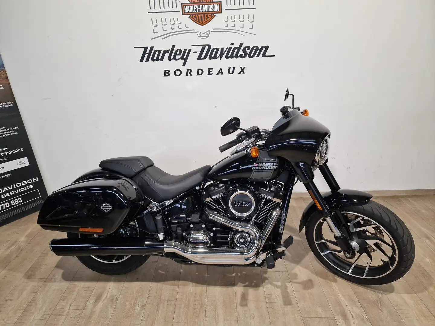 Harley-Davidson Sport Glide Noir - 1