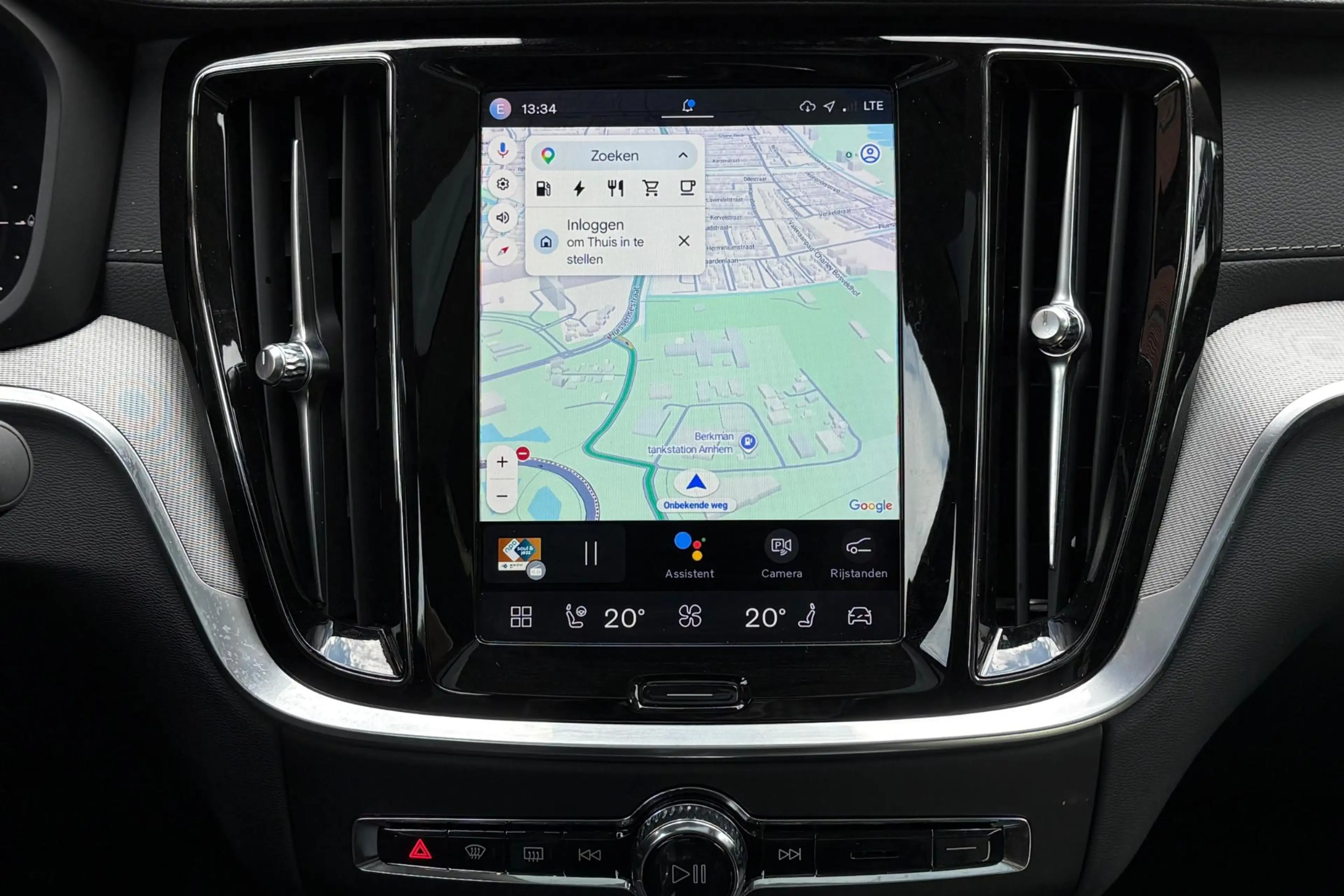 Volvo S60 Recharge T6 AWD Ultimate Dark | Panoramisch schuif — photo 11