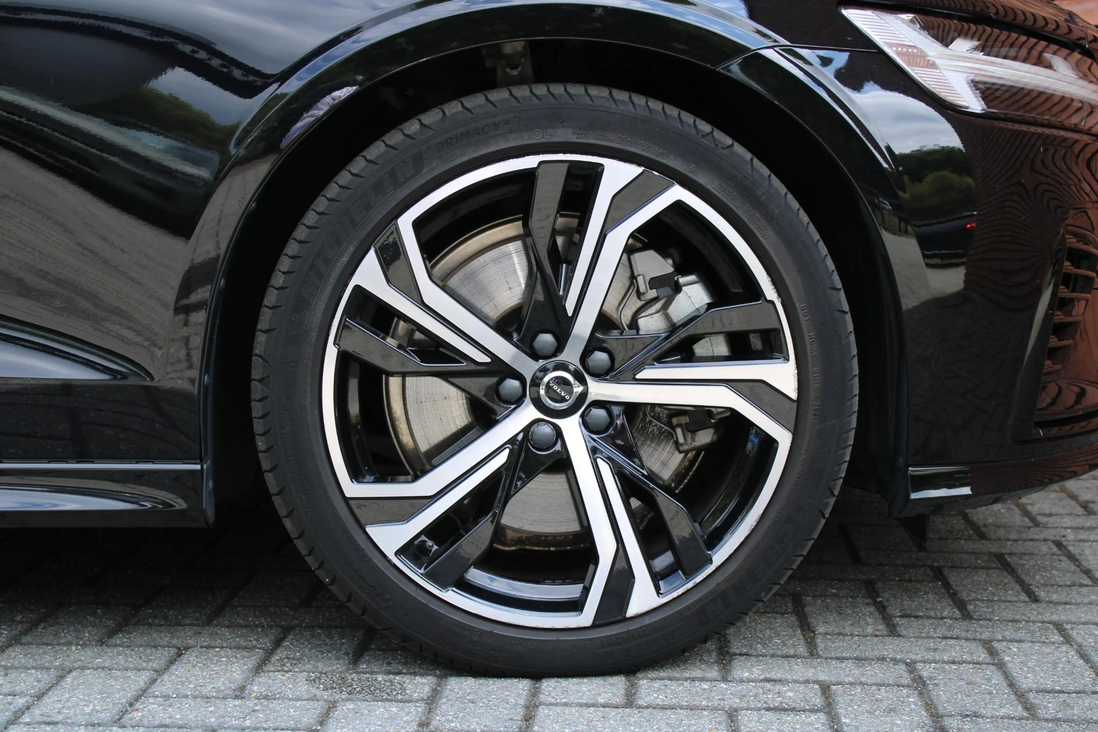 Volvo S60 Recharge T6 AWD Ultimate Dark | Panoramisch schuif — photo 8