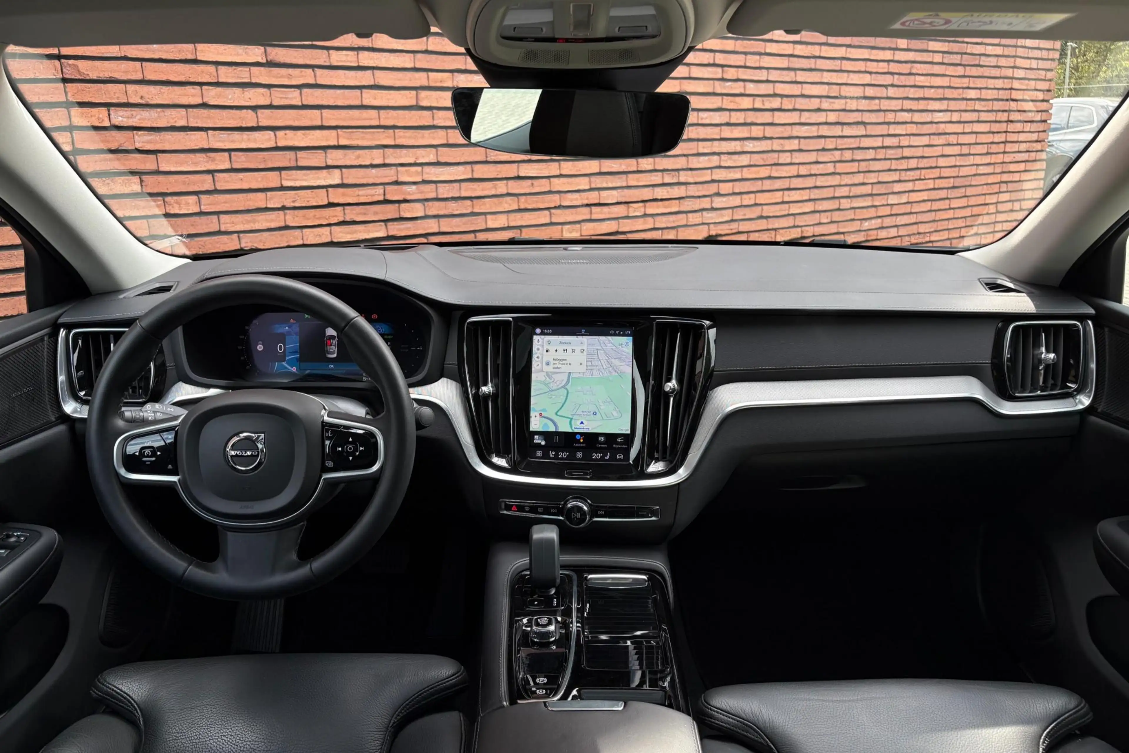 Volvo S60 Recharge T6 AWD Ultimate Dark | Panoramisch schuif — photo 4