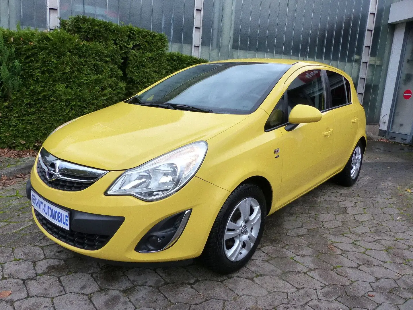 Opel Corsa D Satellite Automatik/Klima/PDC Jaune - 1