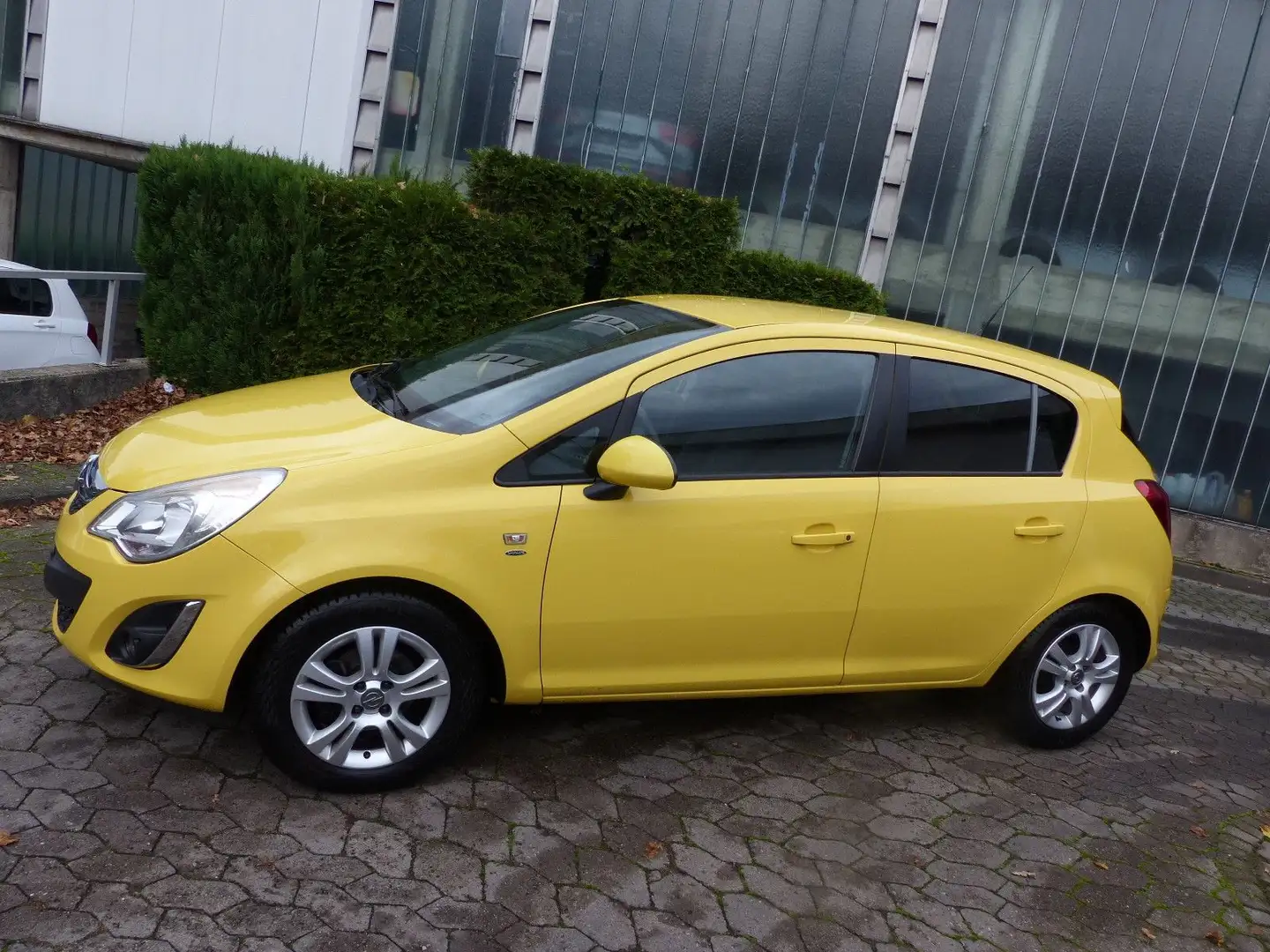 Opel Corsa D Satellite Automatik/Klima/PDC Jaune - 2