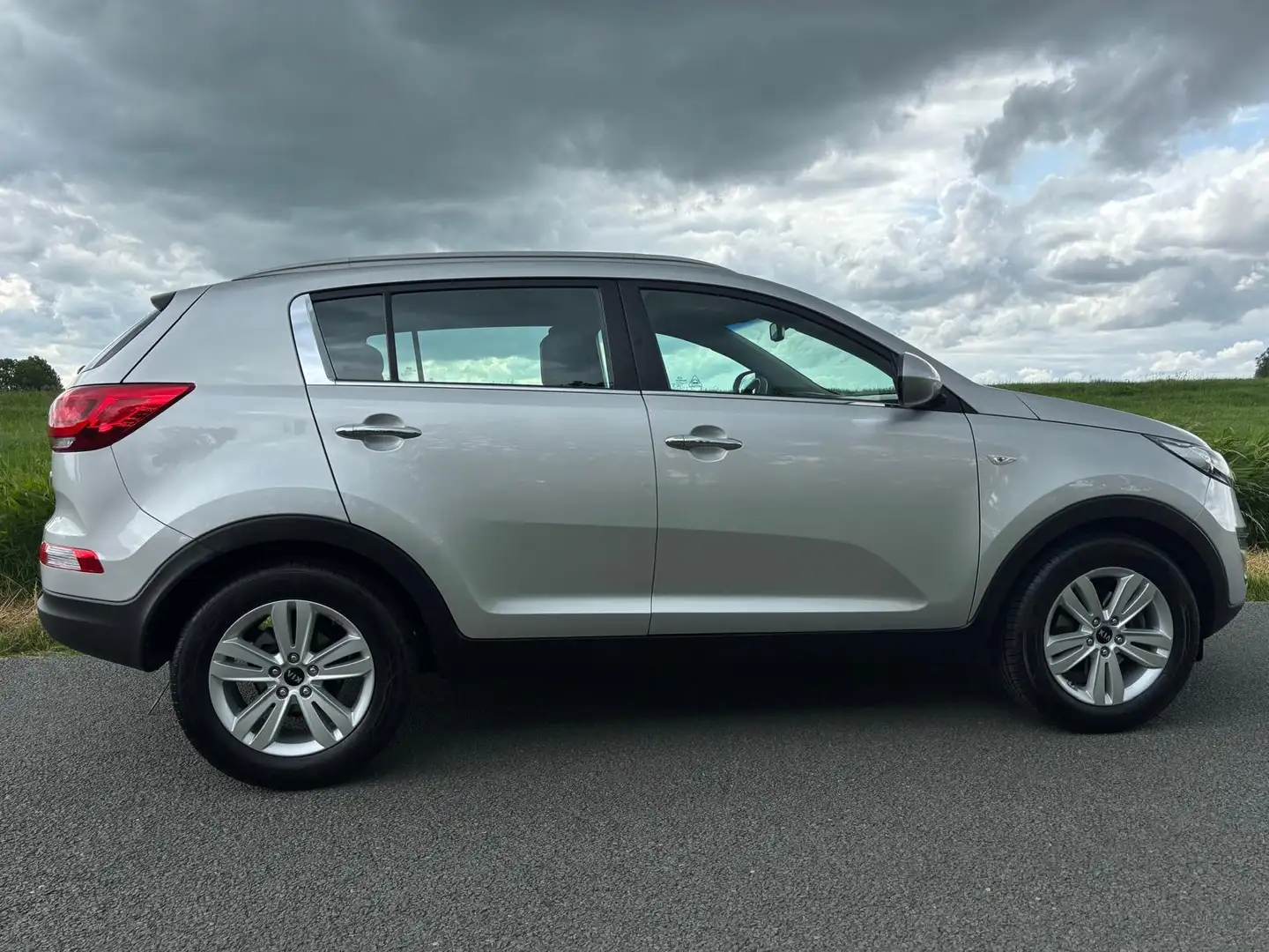 Kia Sportage 1.6 GDI X-treme ComfortLine Gris - 2