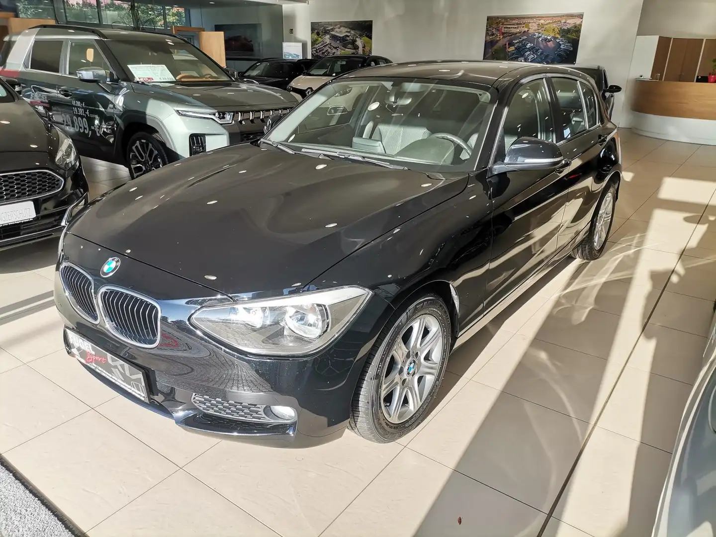 BMW 114 1.6 16V AHK|Klima|SHZ Zwart - 2