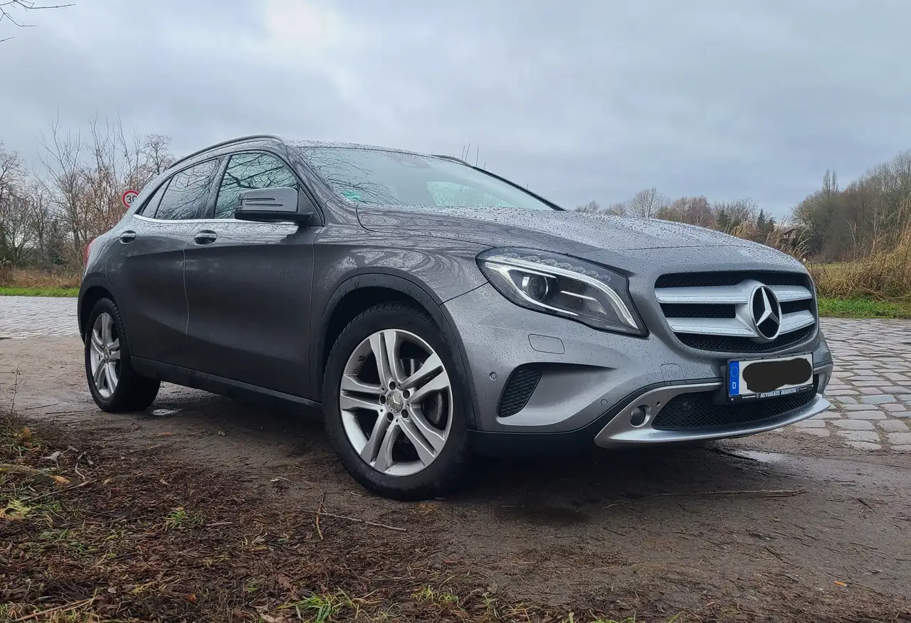 Mercedes-Benz GLA 180