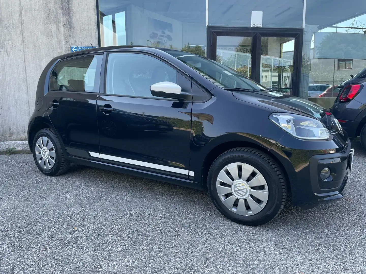 Volkswagen up! 5p 1.0 Move 60cv OK NEOPATENTATI Nero - 1