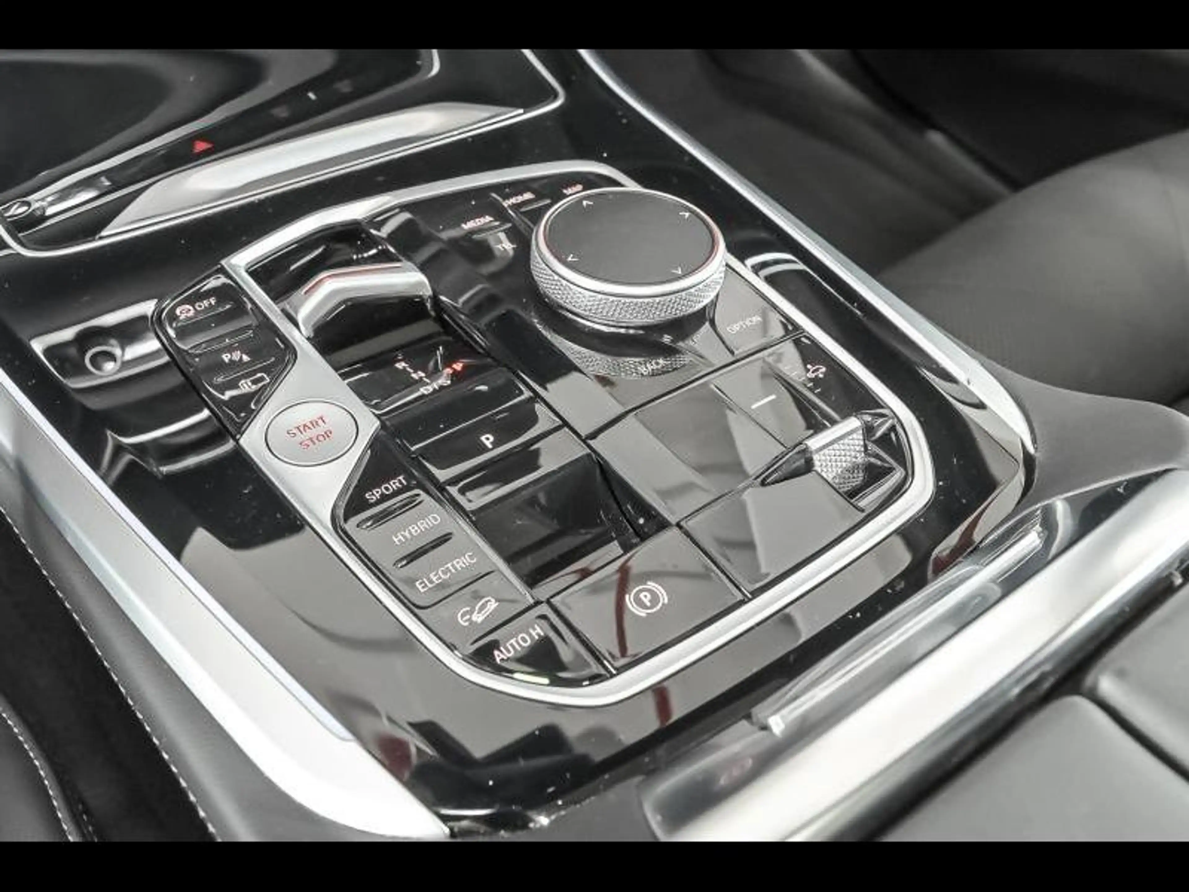 BMW X5 xDrive 50e M Sport Pro — photo 11