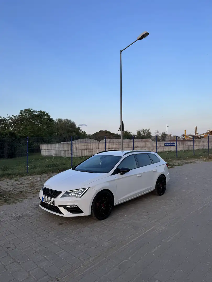 SEAT Leon ST 2.0 TSI Start&Stop 4Drive DSG Cupra 300 - 2