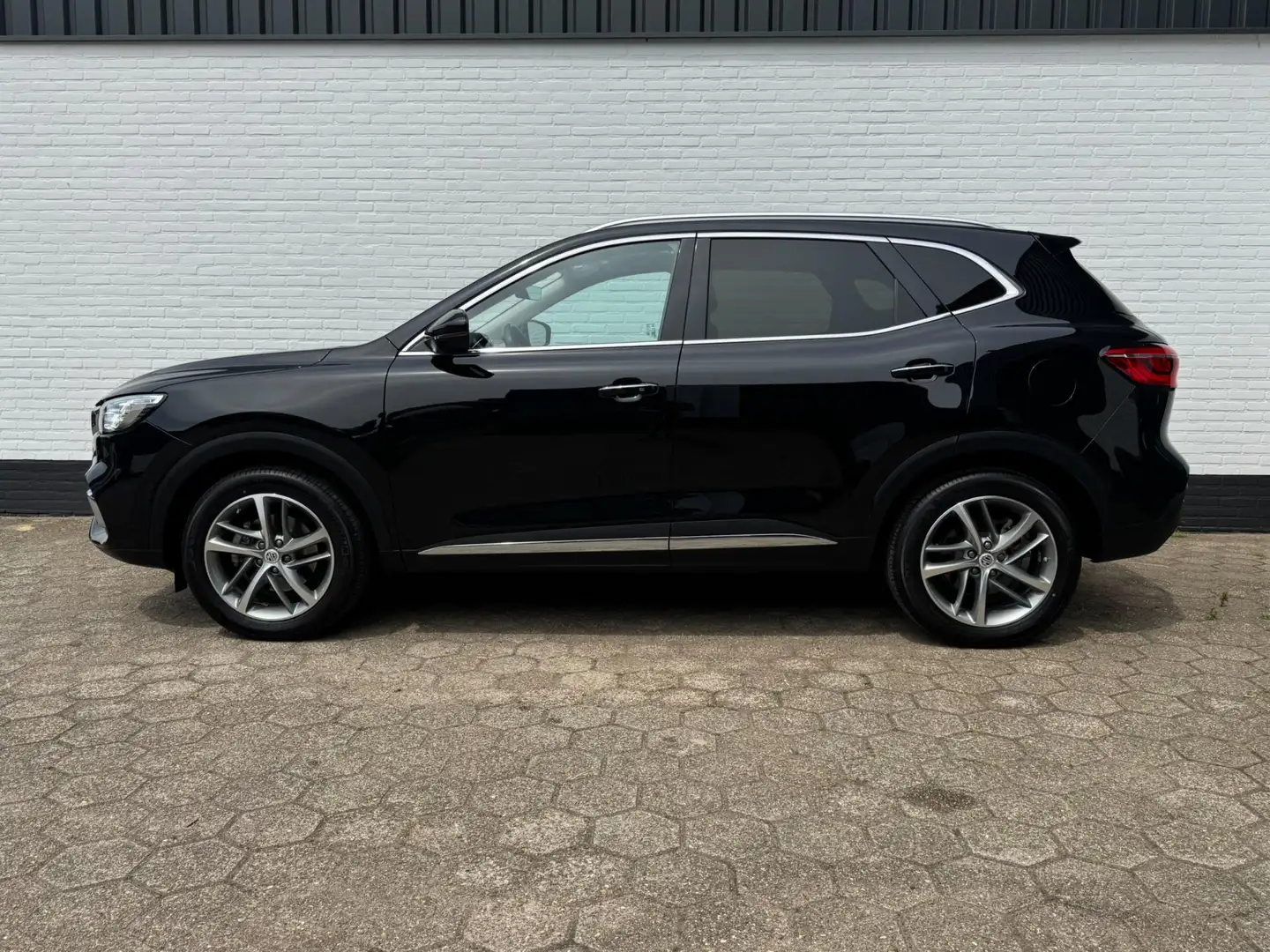 MG EHS 1.5 TGDI Comfort PLUG-IN l ACC l CAMERA l TREKHAAK Zwart - 2