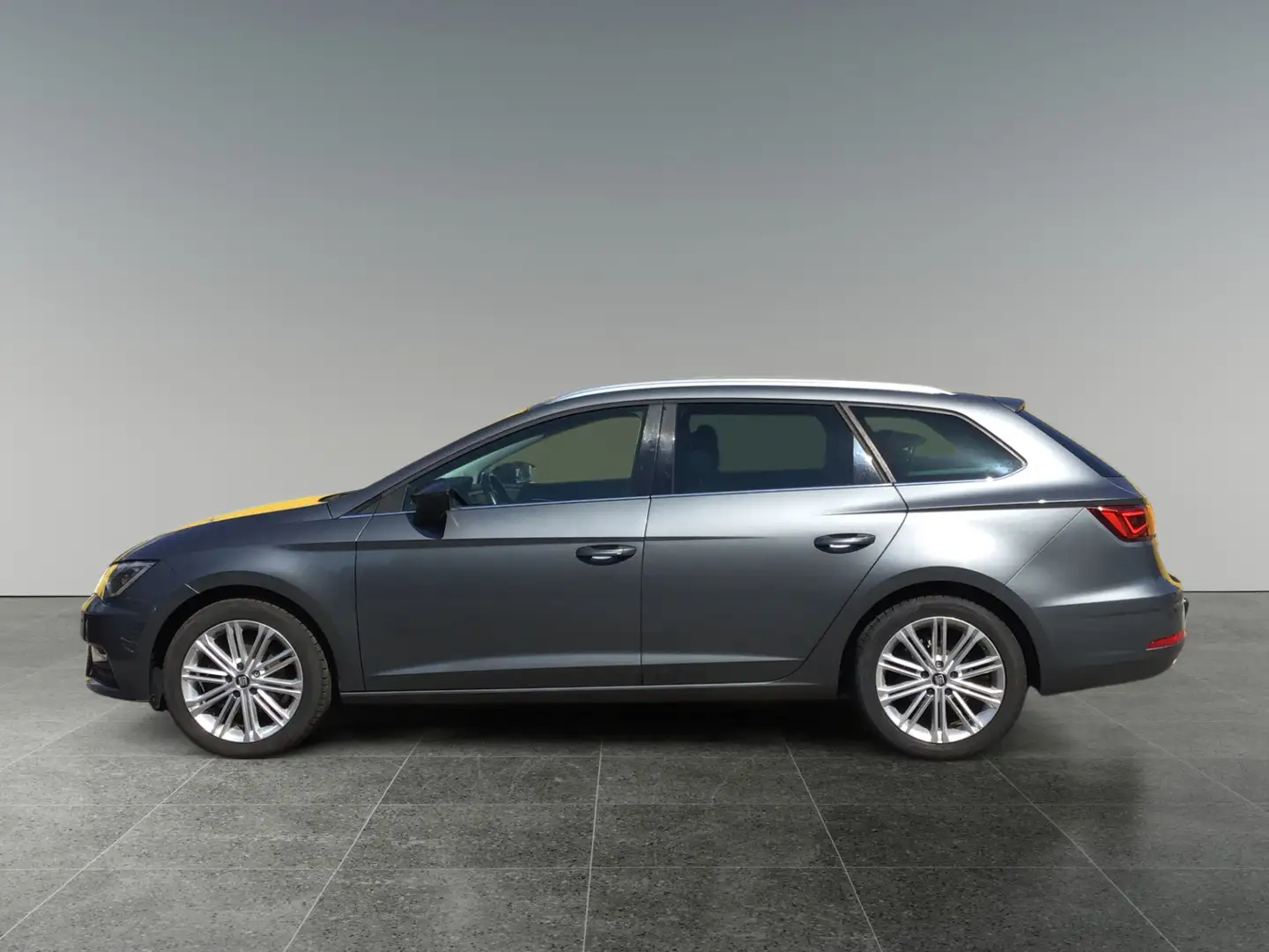 SEAT Leon ST Xcellence 2,0 TDI Grau - 2