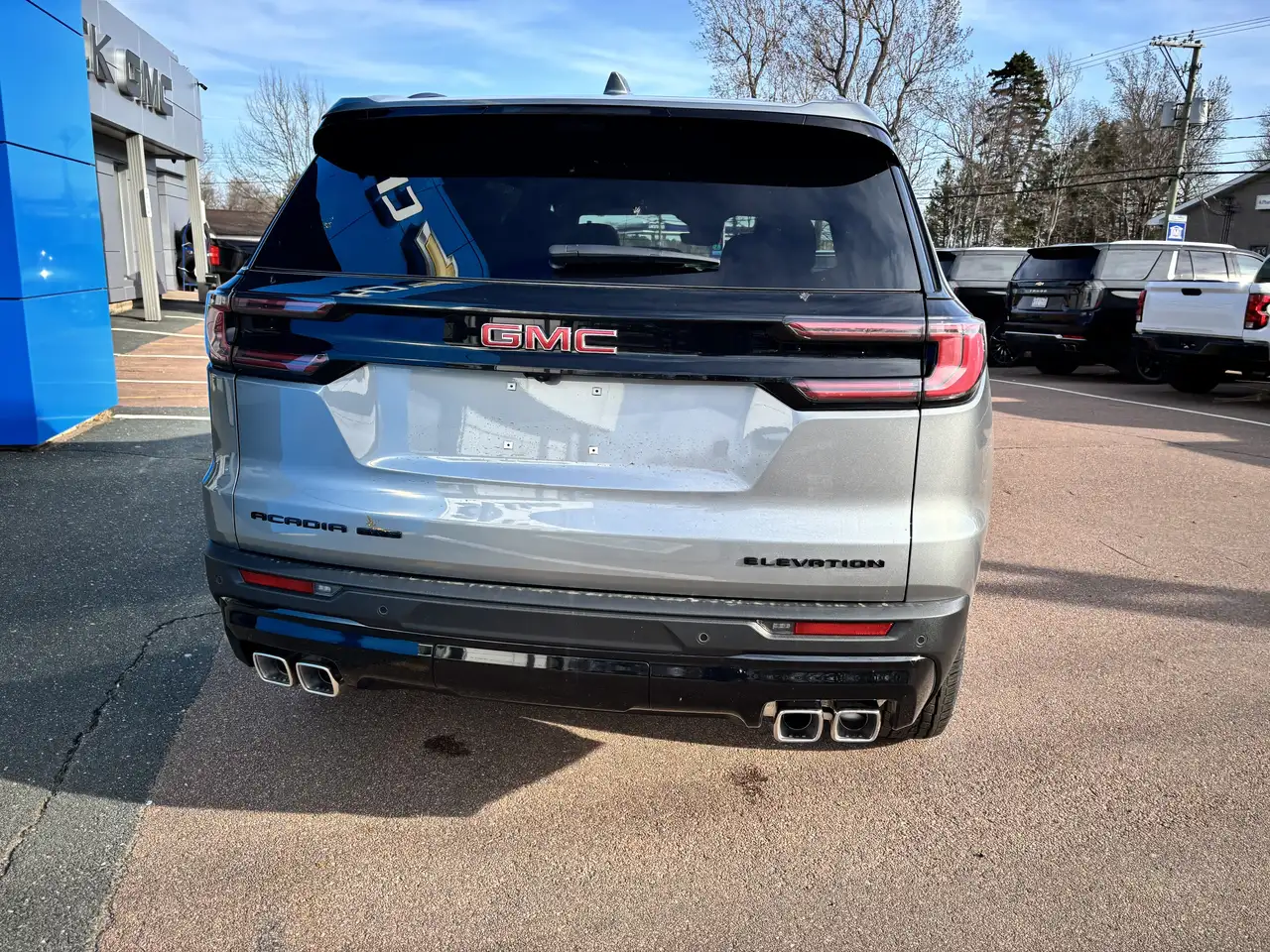 GMC Acadia photo GMC Acadia