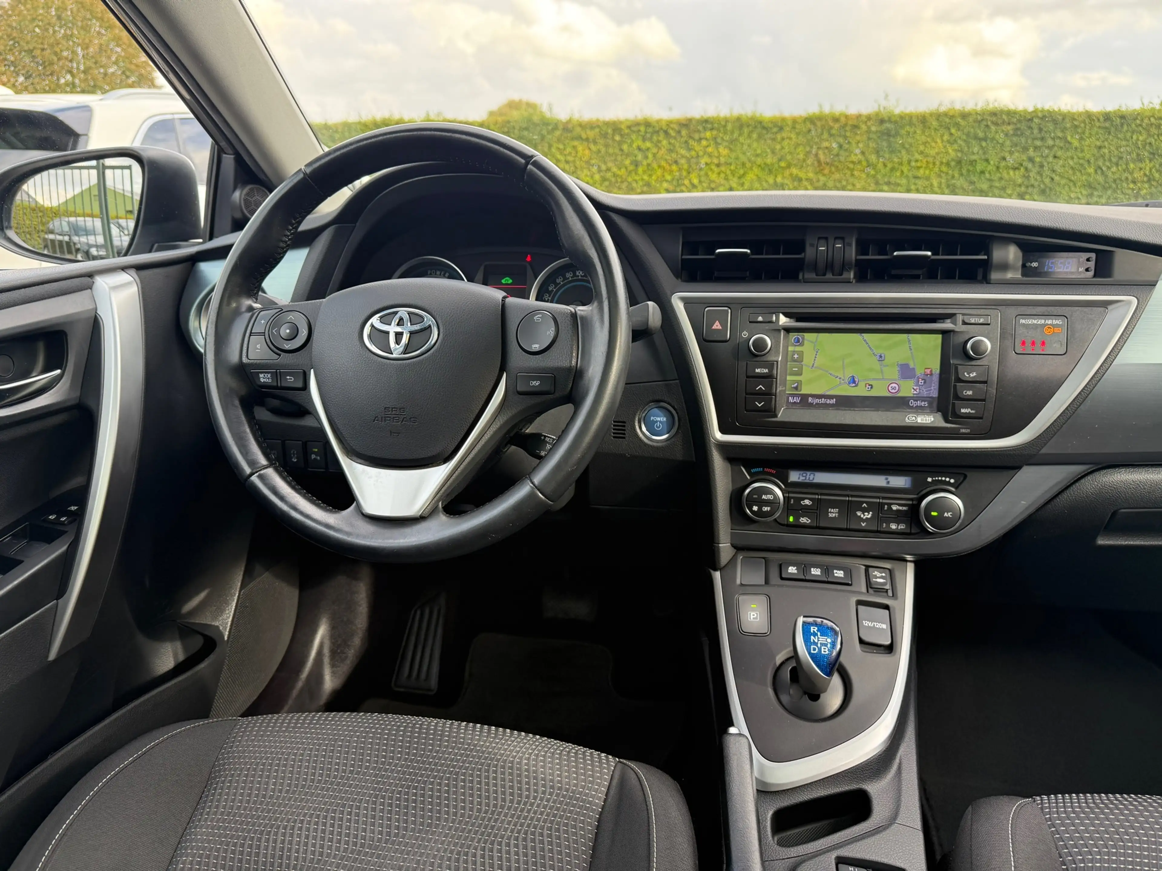 Toyota Auris Touring Sports 1.8 Hybrid Lease+ Pano | Camera | N — photo 7
