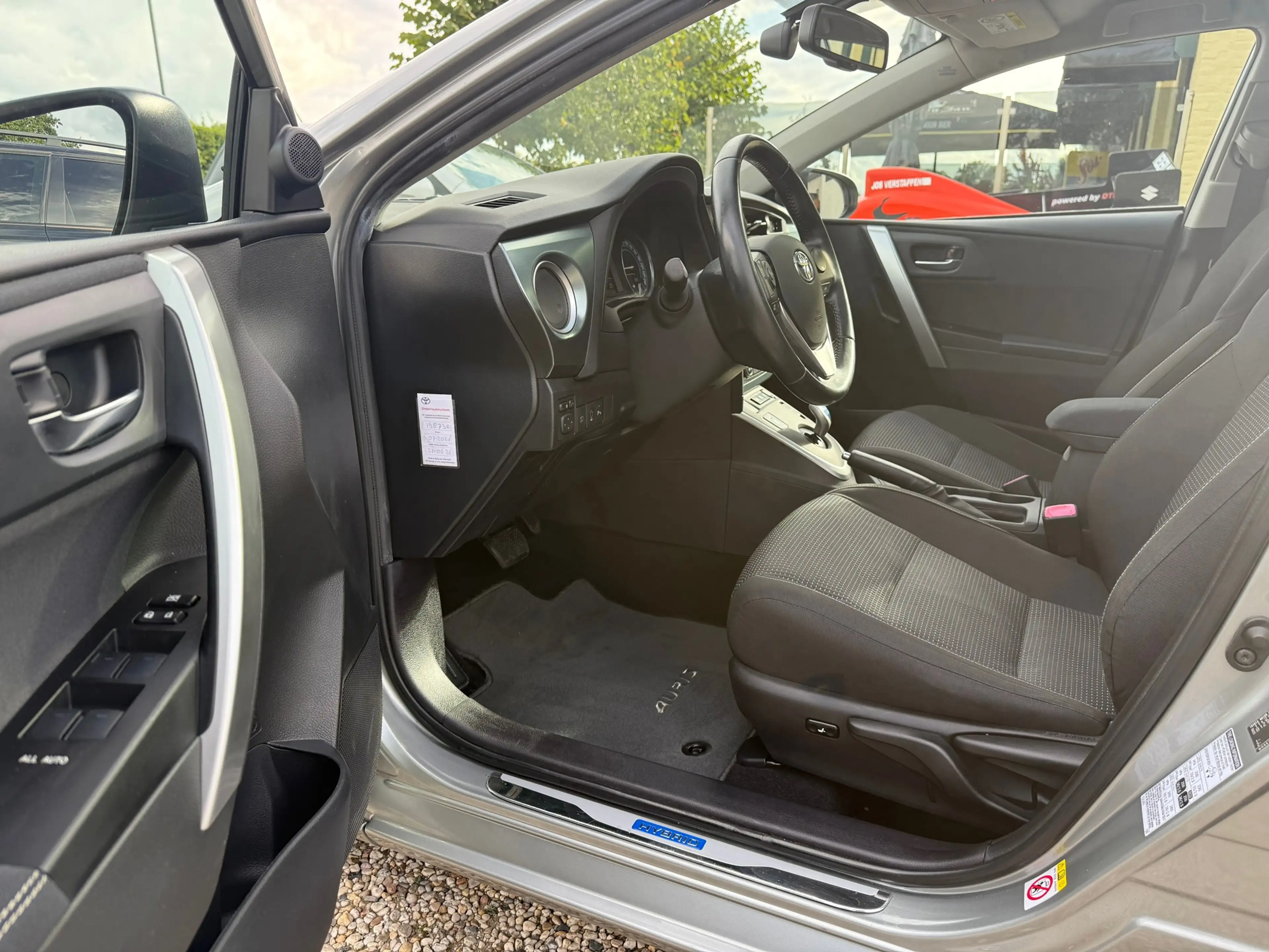 Toyota Auris Touring Sports 1.8 Hybrid Lease+ Pano | Camera | N — photo 13