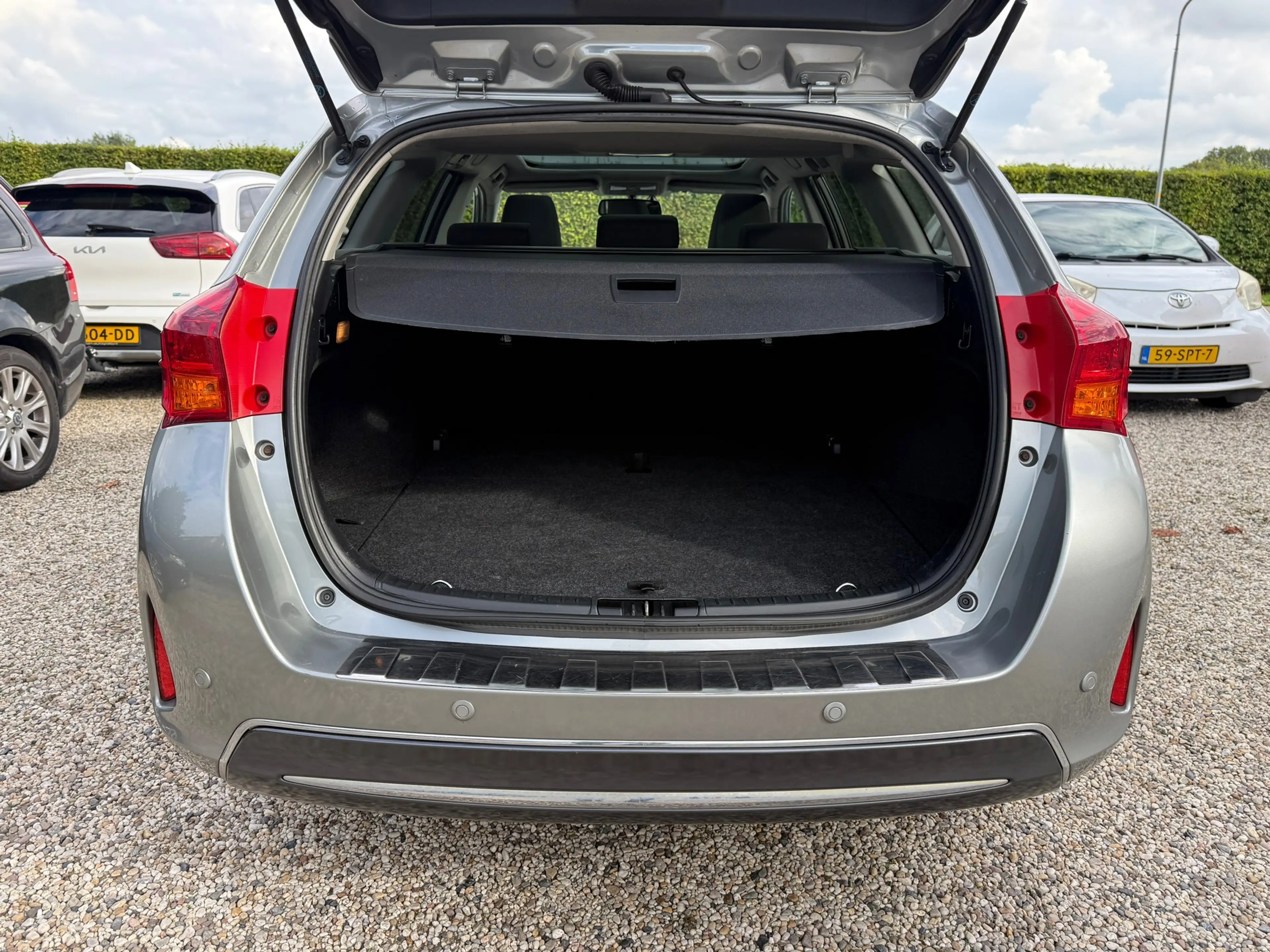 Toyota Auris Touring Sports 1.8 Hybrid Lease+ Pano | Camera | N — photo 11